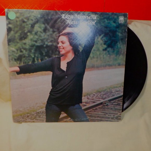 ~~~ LIZA MINNELLI ~~~ New Feelin' - Picture 1 of 2